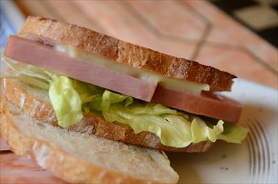 [画像がありません]厚切りロースハムのサンドイッチ
