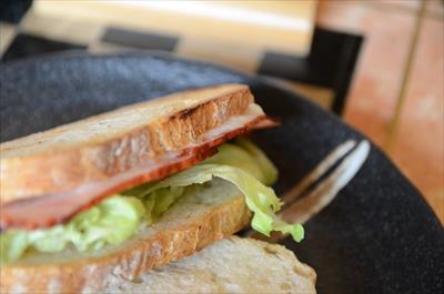 [画像がありません]焼き豚のサンドイッチ
