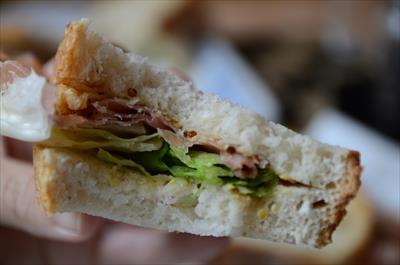 [画像がありません]ハモンセラーノのサンドイッチ